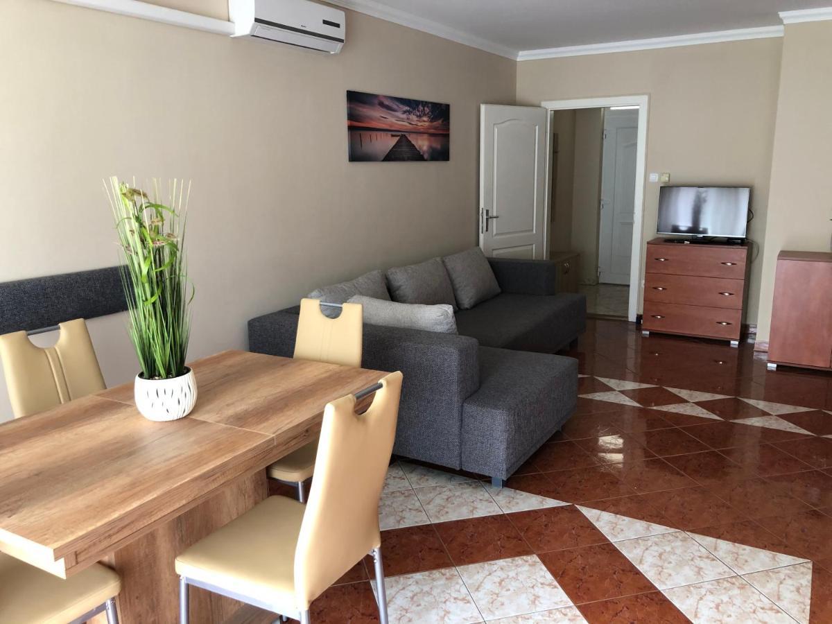 Alina Apartmanok Hajdúszoboszló Exterior foto