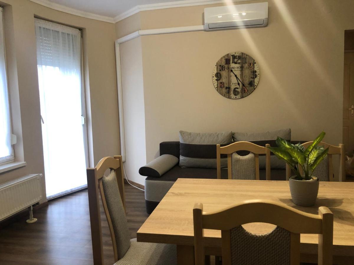 Alina Apartmanok Hajdúszoboszló Exterior foto