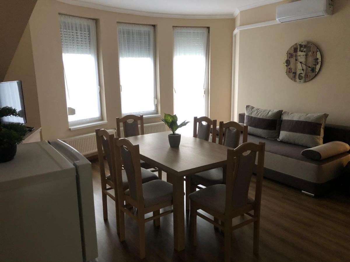Alina Apartmanok Hajdúszoboszló Exterior foto