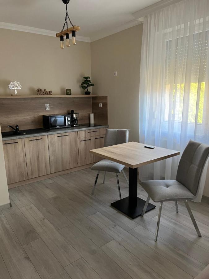 Alina Apartmanok Hajdúszoboszló Exterior foto